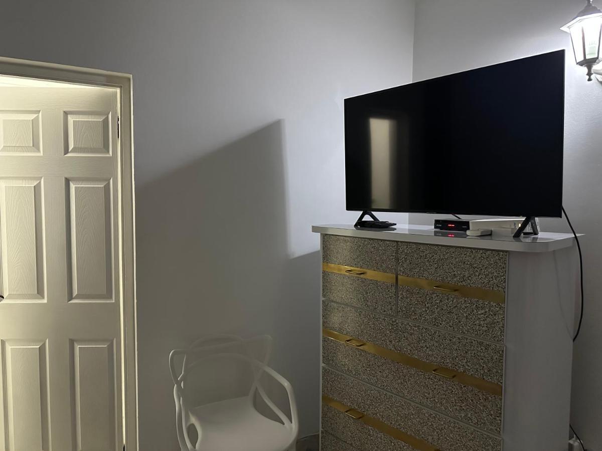 Remarkable 1-Bed Apartment In Teluk Montego Bagian luar foto